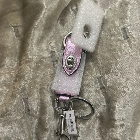Coach trigger snap bag charm - Picture 2 of 4